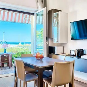 Con Terrazza Vista Mare Appartamento Riccione